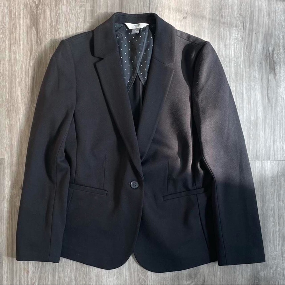 Old Navy women’s black blazer - size small - like new